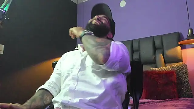 Lyon_vach live sex cam