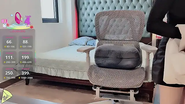 Caryln-Bun live sex cam