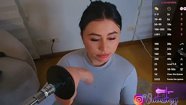 venusleroy_ live sex cam