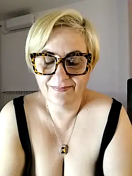 Pumabionda live sex cam