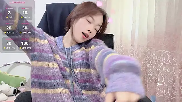 Lvy--v live sex cam