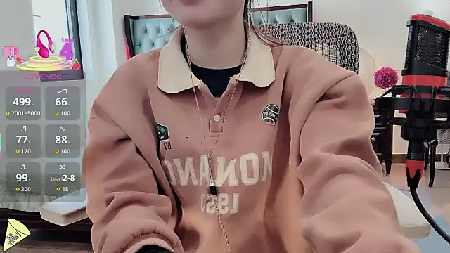 Caryln-Bun live sex cam