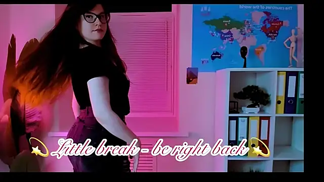 CarolGiggly live sex cam