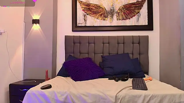 VickyJohnson1 live sex cam