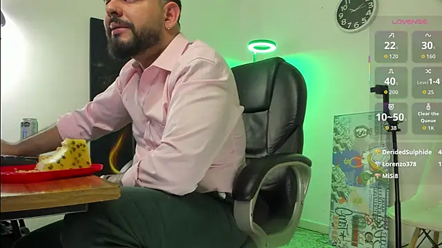 Ethan_Castellano live sex cam