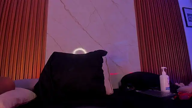 Emiilycollins live sex cam