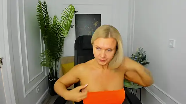 AgathaKlouin live sex cam