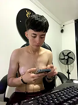 nico_18x live sex cam