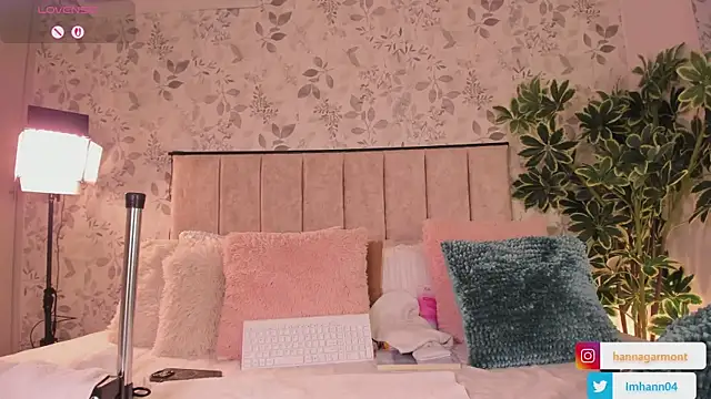 HannaSexTime live sex cam