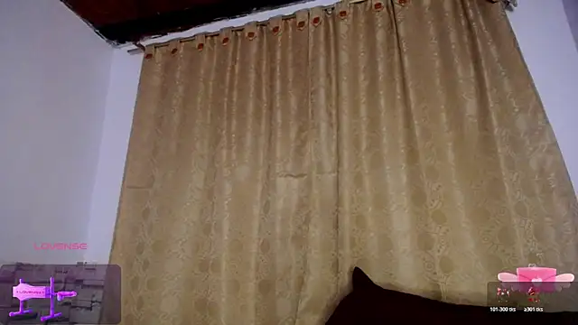 DaraKat18 live sex cam