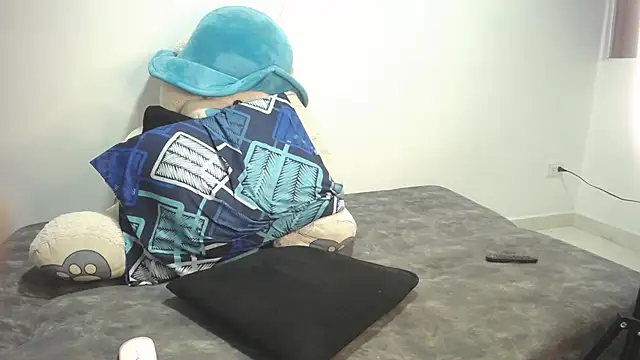 Sharlotte_xxx_ live sex cam