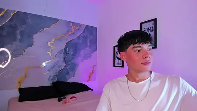 Isaac_Kurtt live sex cam