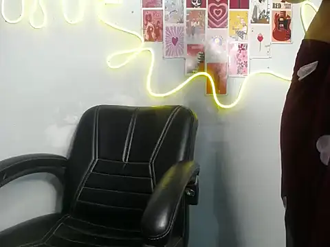 kiara_1122 live sex cam