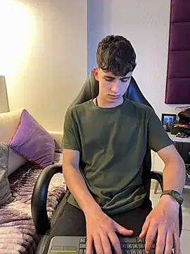 AdrianRinaldi live sex cam