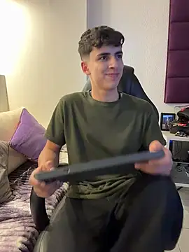 AdrianRinaldi live sex cam