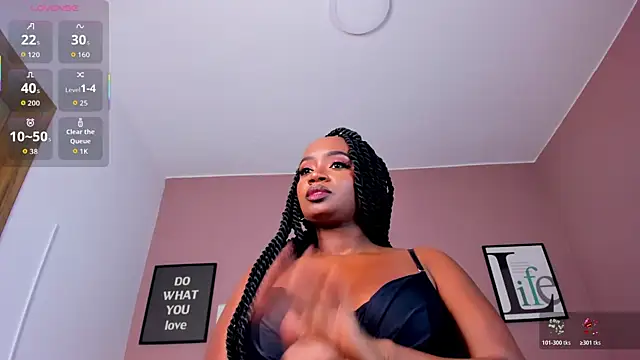 Britanymooree live sex cam