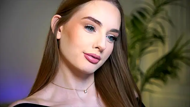 petitegonwiild live sex cam