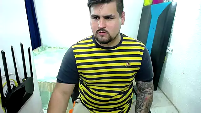 pitbullveryhot live sex cam