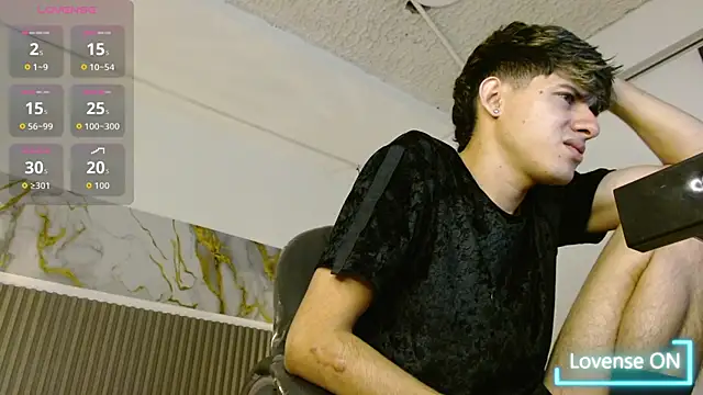 Dyla_n18 live sex cam