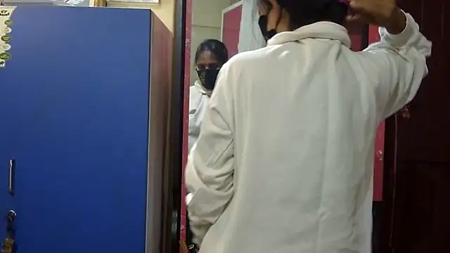 Kolkata-Models-Club live sex cam