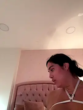 Bella__Wood live sex cam