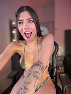 JanyLunaa live sex cam