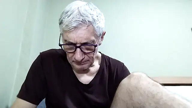 BIGUNCUTHARDCOCK live sex cam