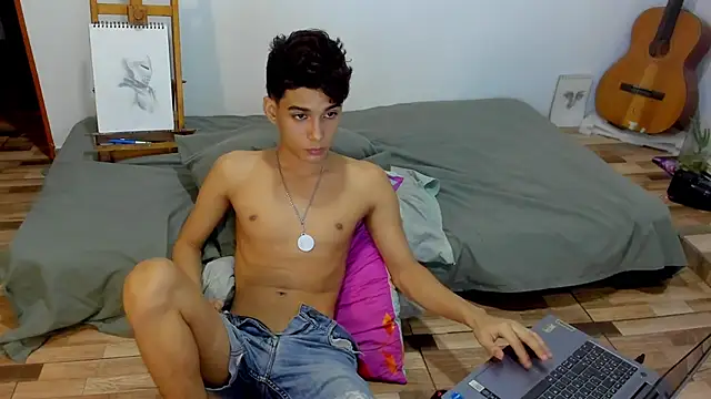 AliottTwink live sex cam