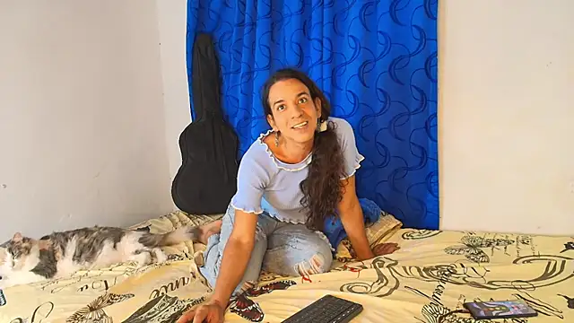 Oh_Tique live sex cam