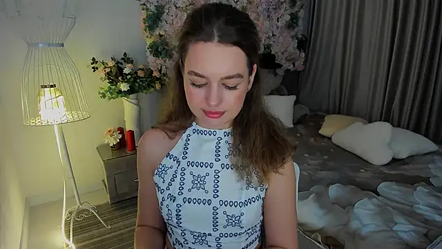 MiracleCurly live sex cam