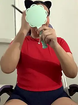 La-Gatiita-trans live sex cam