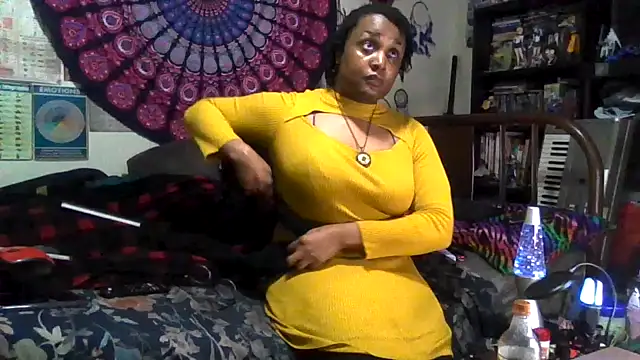 GardeniaFields live sex cam