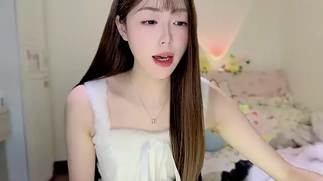 Onecutelittle live sex cam