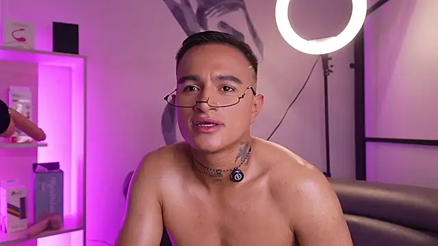 LiamDeep live sex cam