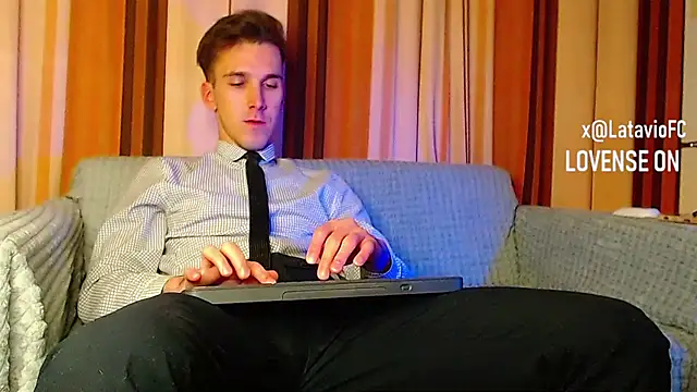 Midnighter_ live sex cam