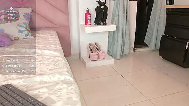 eva_sin18 live sex cam