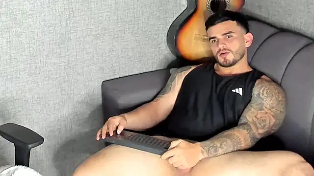 Ricardogo19 live sex cam