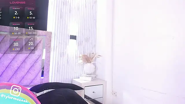 Taylor_Harveey live sex cam