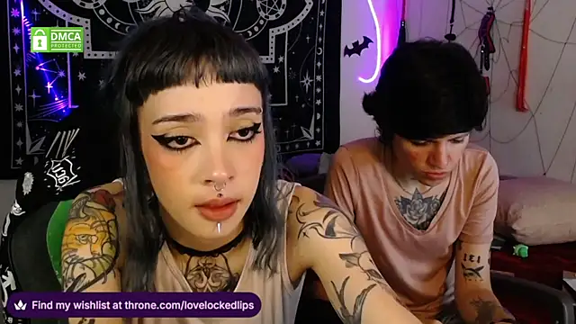 lovelockedlips live sex cam