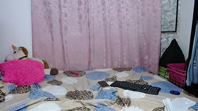 kiara_milf_ live sex cam