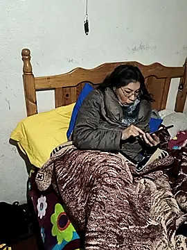 LaInsaciableIntensa live sex cam