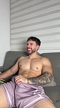 Valenthino_Salvatore live sex cam