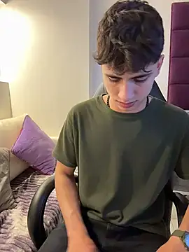 AdrianRinaldi live sex cam