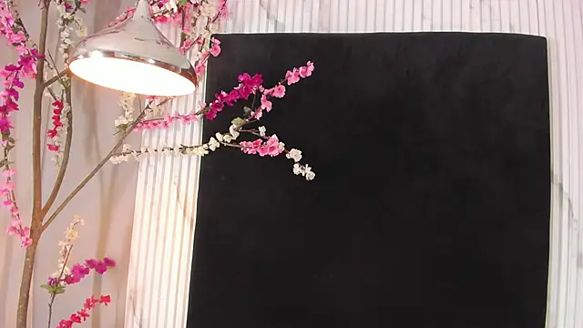 MONIK_FOX_CR live sex cam