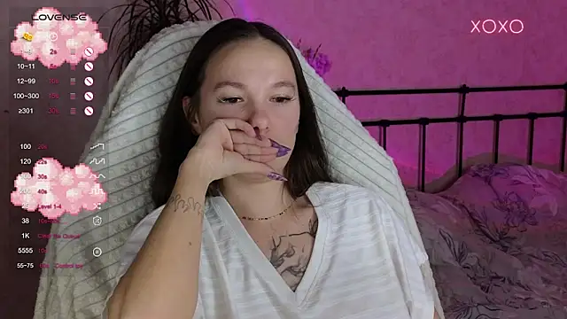 lil_luna_x live sex cam