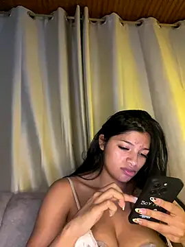 AgathaGeorgiou live sex cam