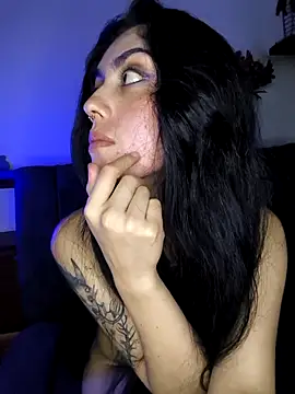 Mazikeen-- live sex cam