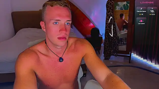 tommy_cumfinger live sex cam