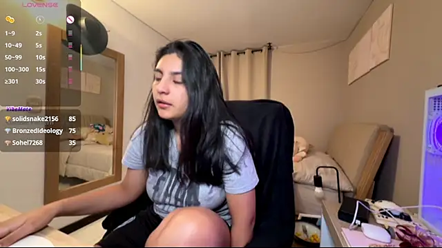 cloe_small live sex cam