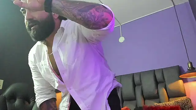 Lyon_vach live sex cam